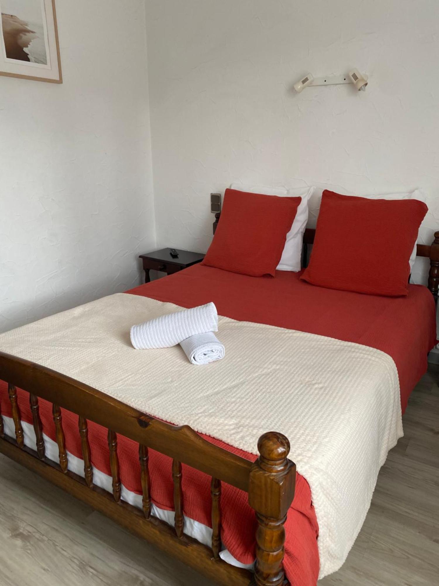 L' Auberge Campagnarde, Lourdes Poueyferré Exteriör bild